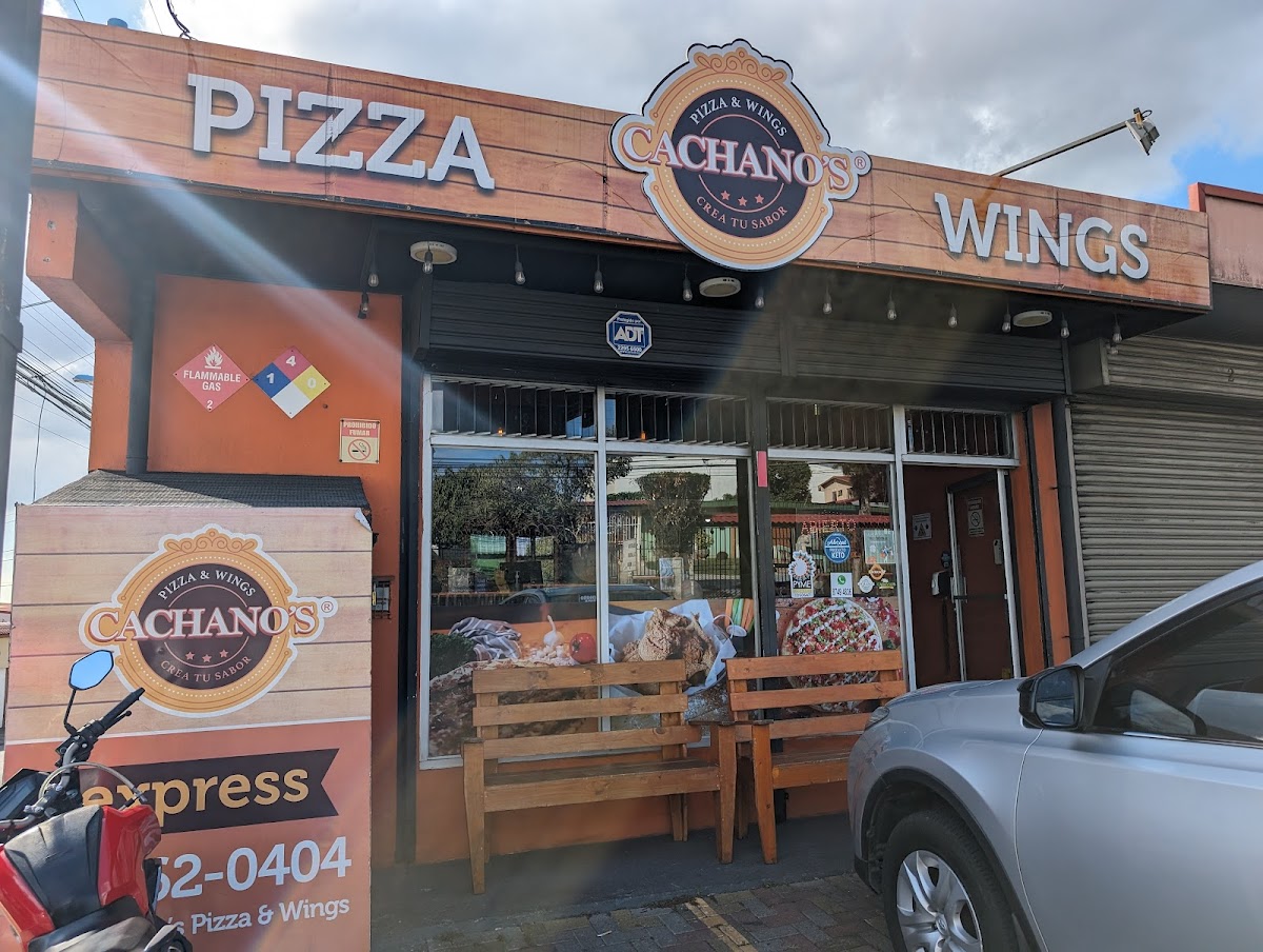 Cachano's Pizza And Wings