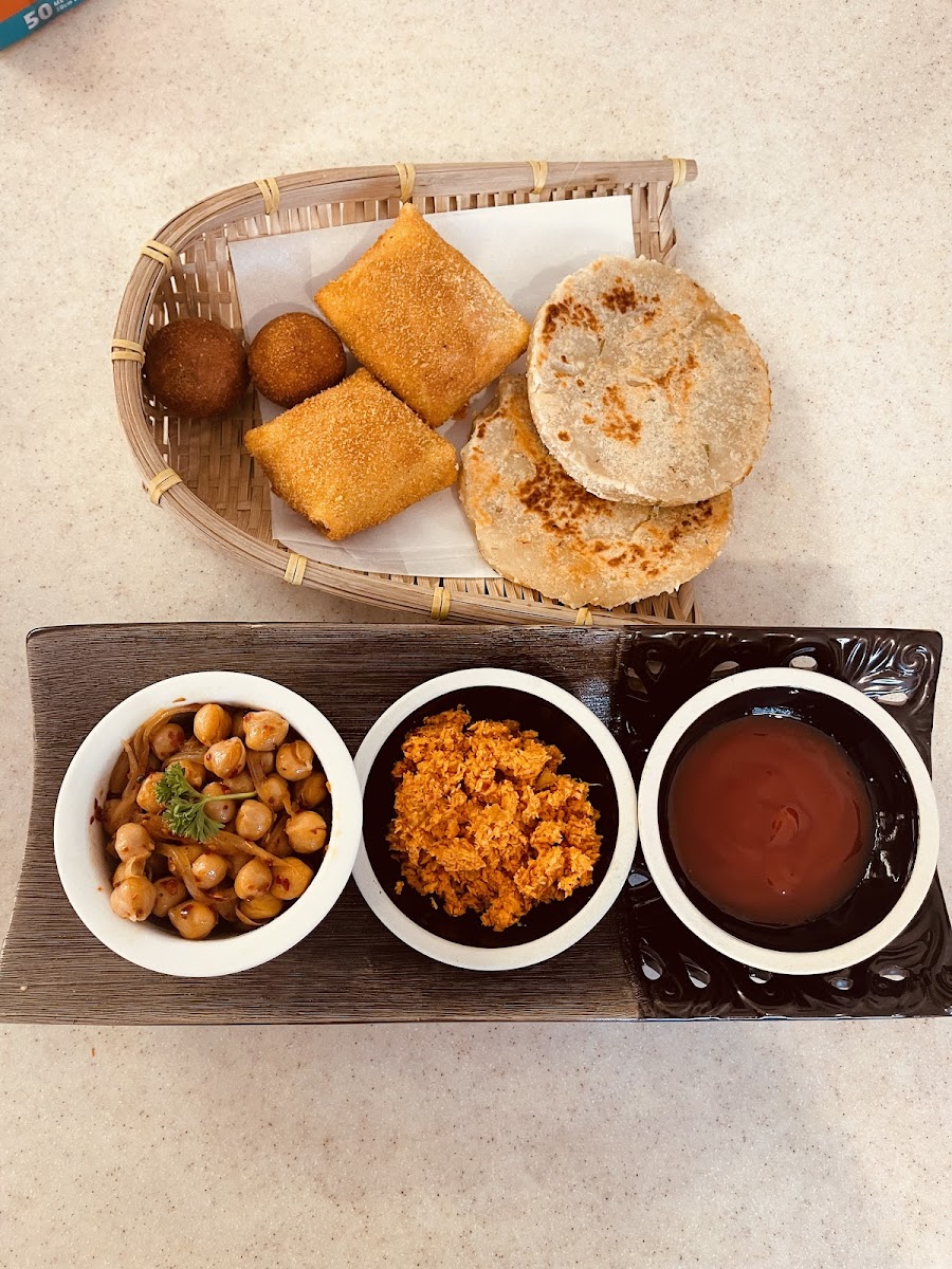 Cafe And Ceylon Cuisine Photos 9