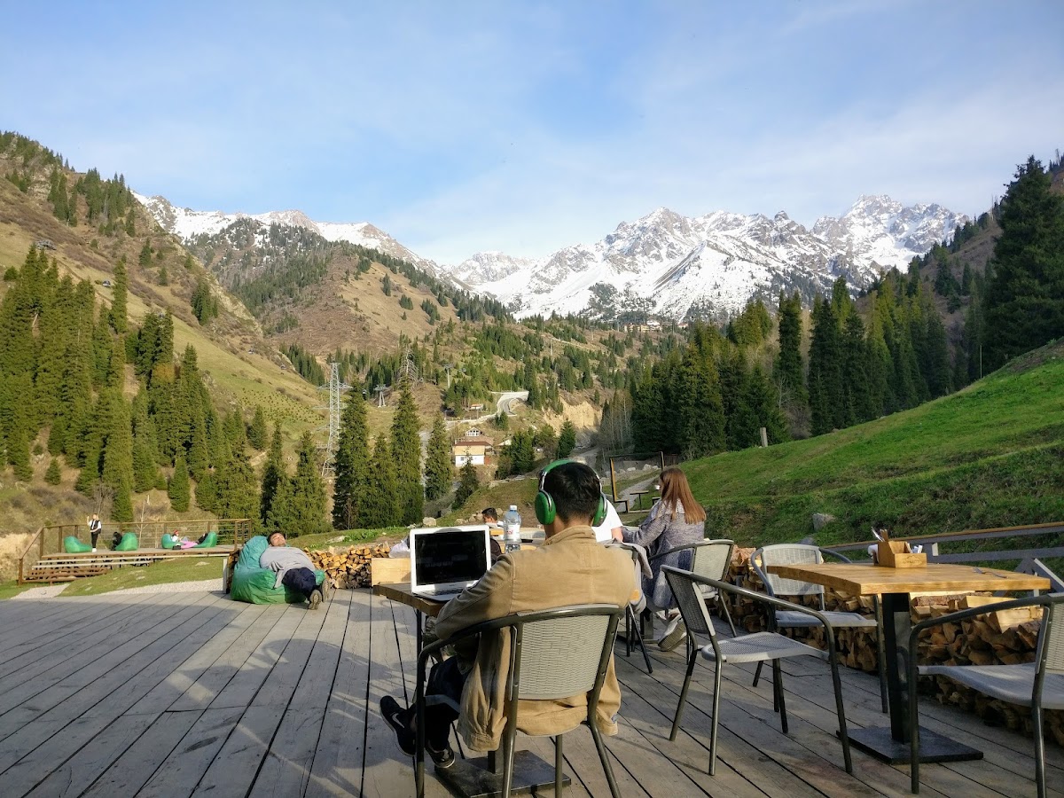Cafe Apa Katya / Gorelnik Visit Center