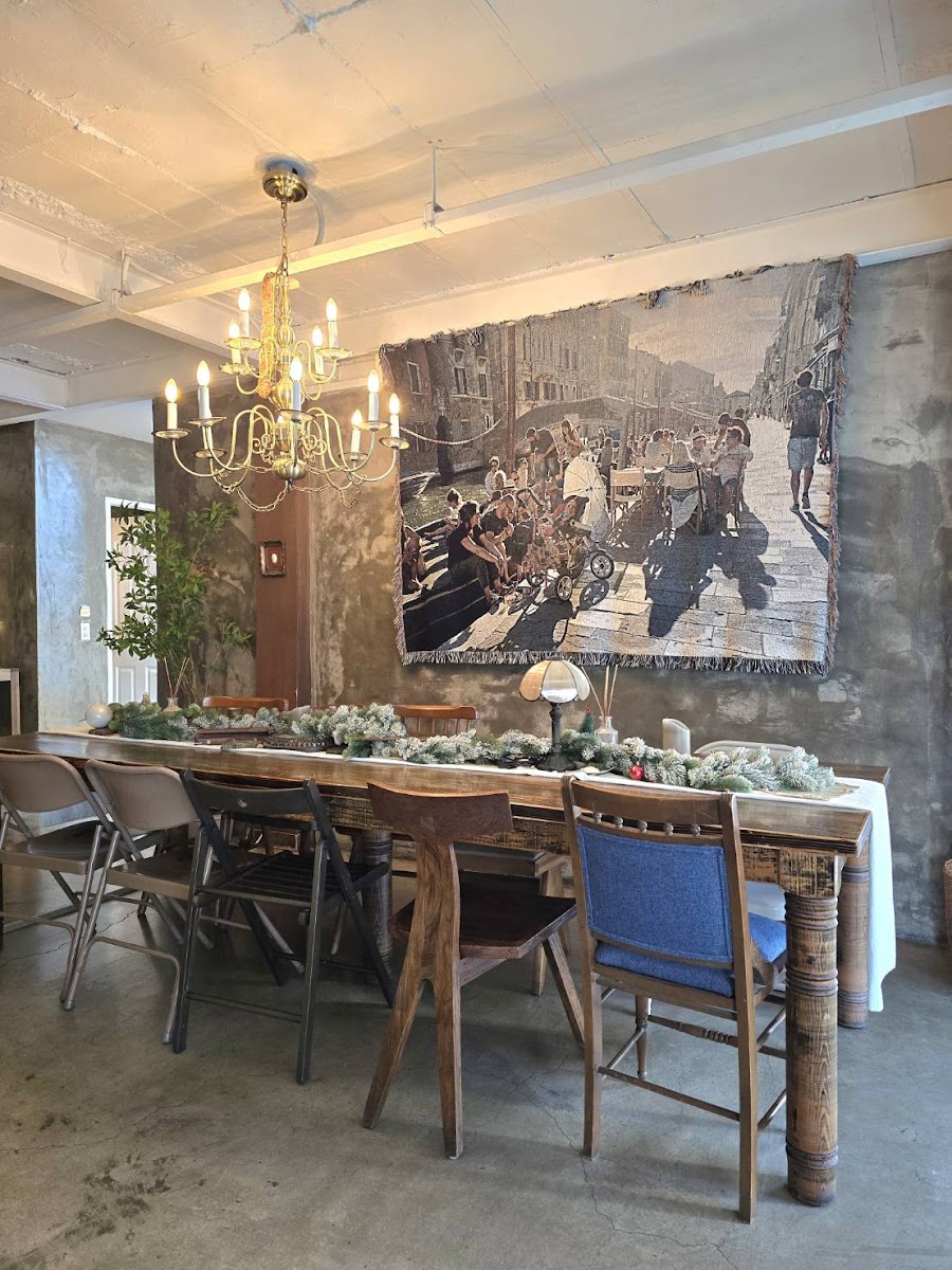 Cafe Armoire