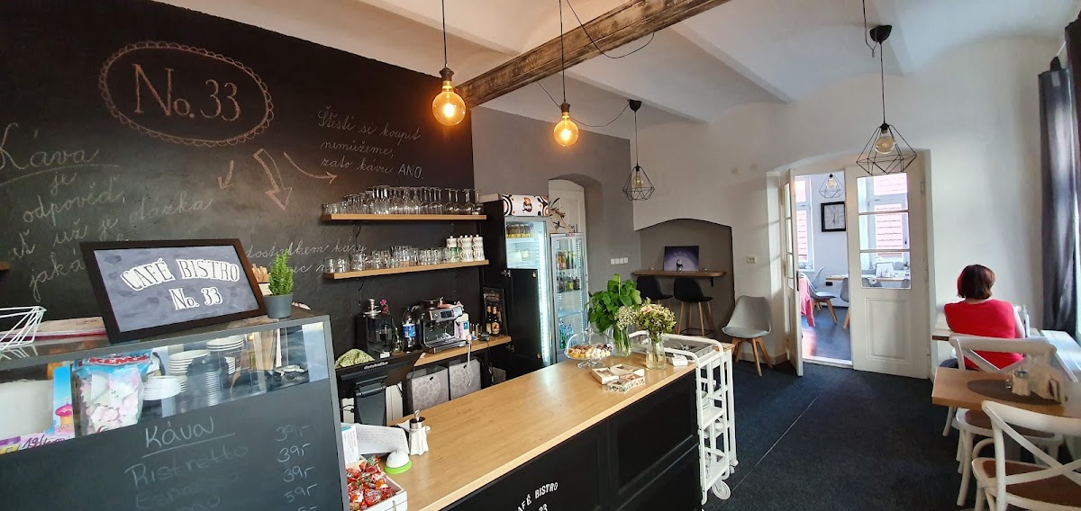 Cafe & Bistro No.33