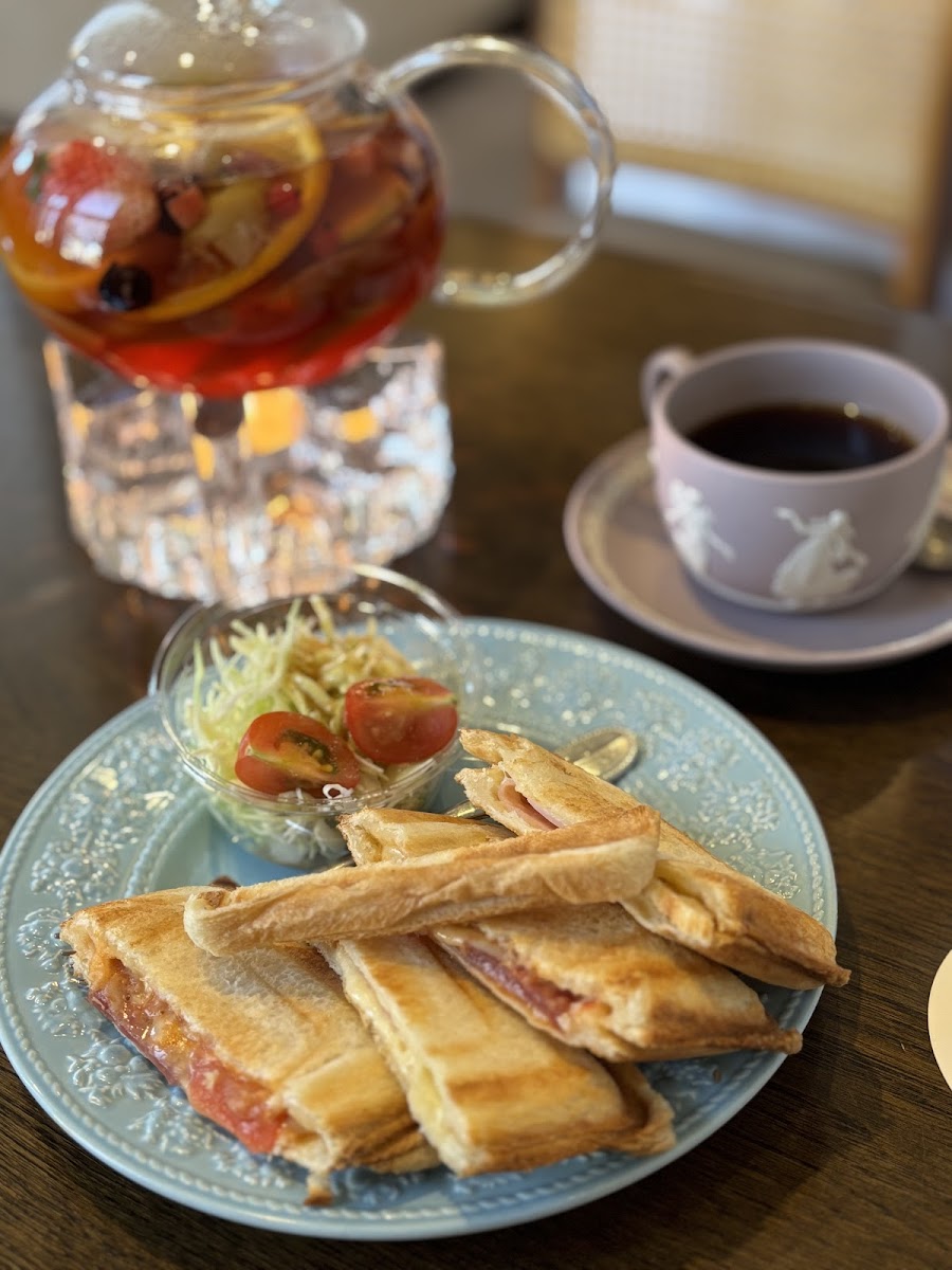 Cafe Blanc Photos 2