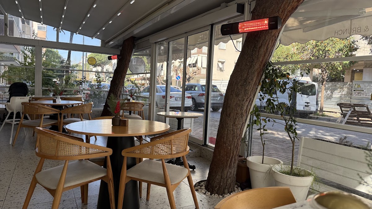 Café De Feu Breakfast & Brunch Photos 2