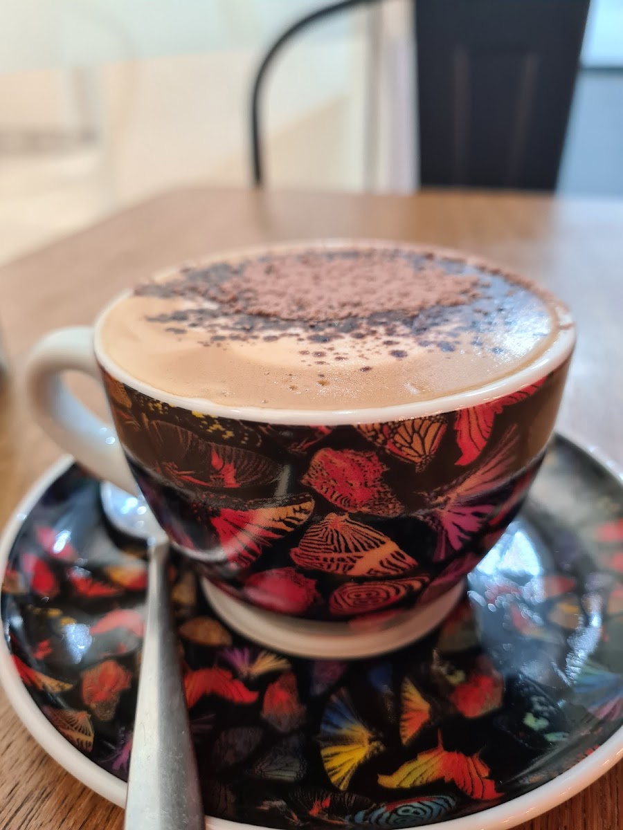 Café Society Photos 9