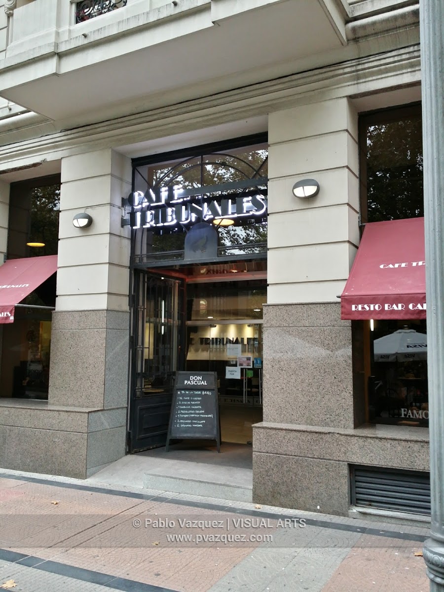 Café Tribunales (Plaza Cagancha)