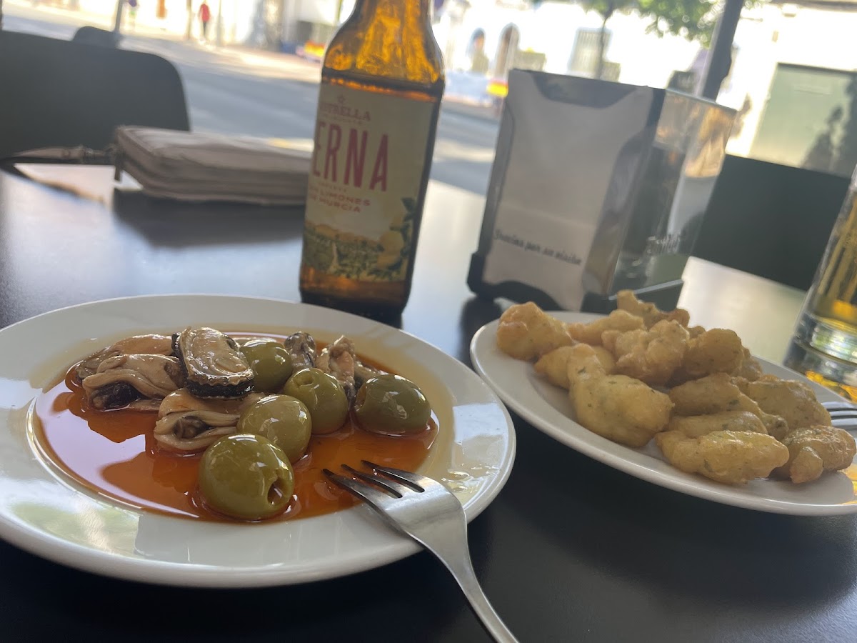Cafetería Cervantes . Photos 9