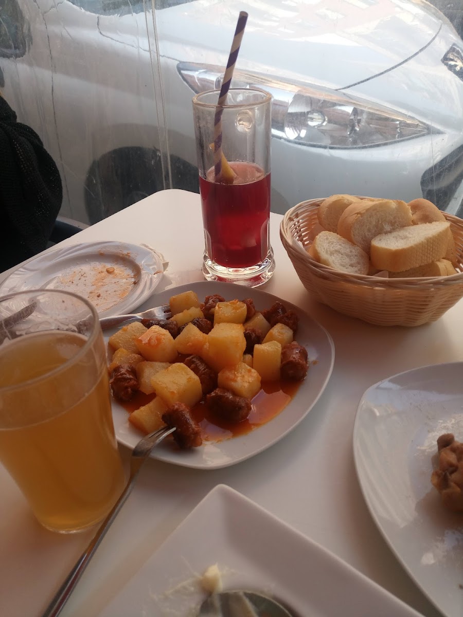 Cafeteria Cricket Photos 9