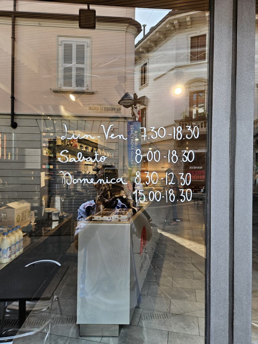 Caffè & Caffè