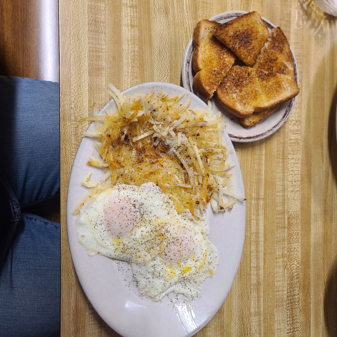 Candi's Bzb Cafe