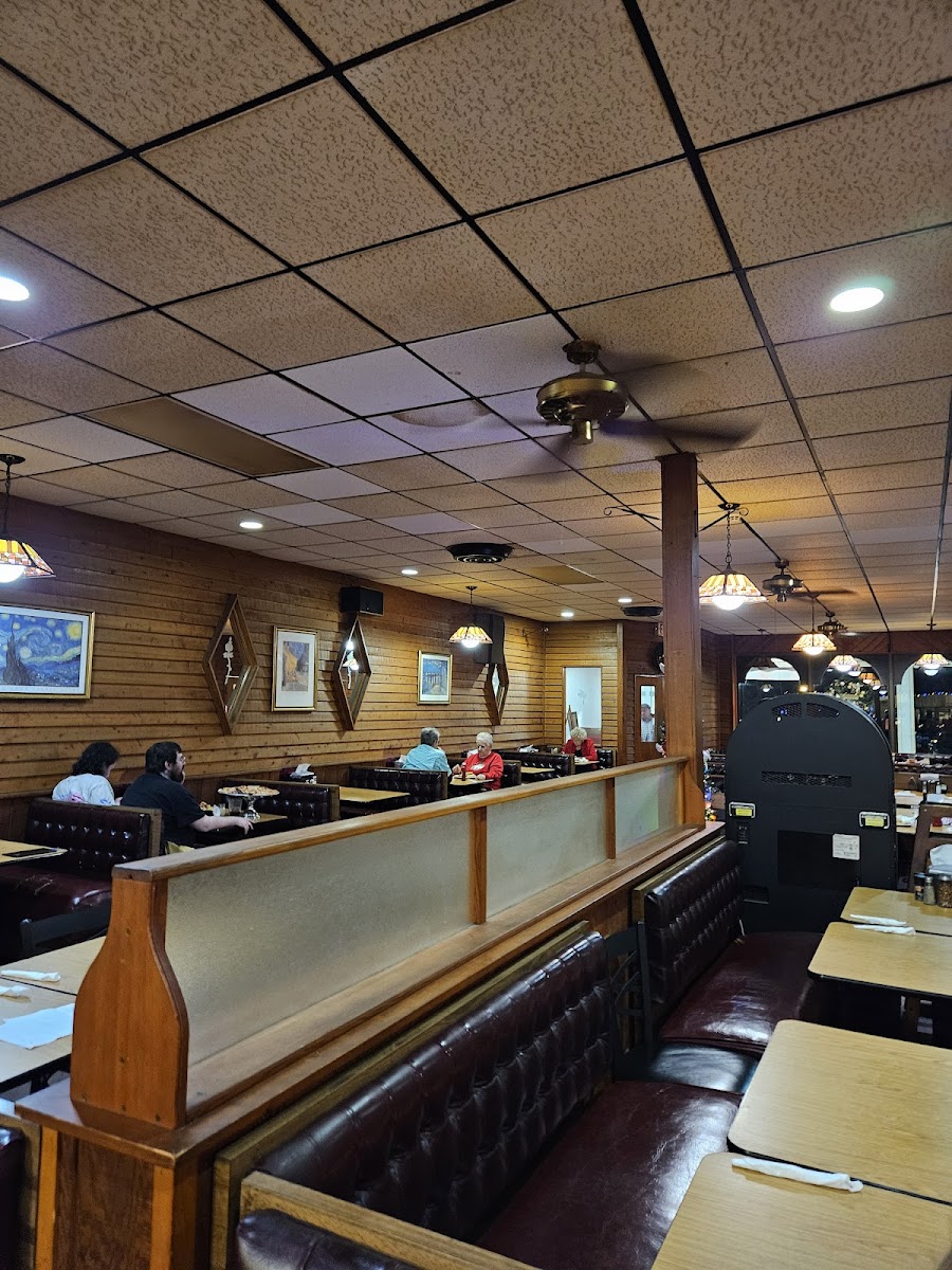Capri Pizza & Italian Restaurant Photos 2