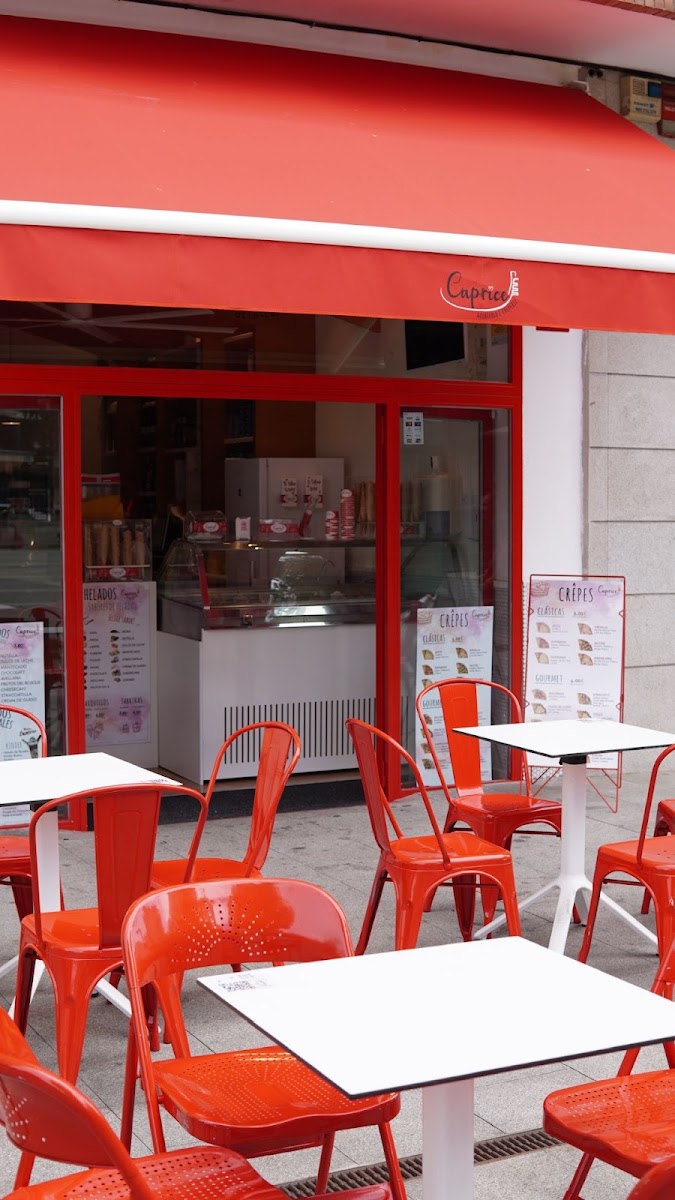 Caprice, Heladeria Y Creperia Maliaño