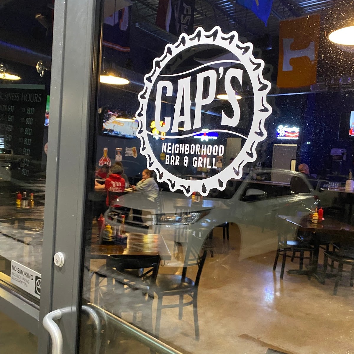 Cap’S Neighborhood Bar & Grill Photos 2