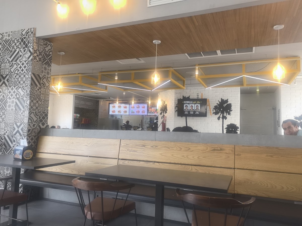 Carl's Jr. Constituyentes Photos 2