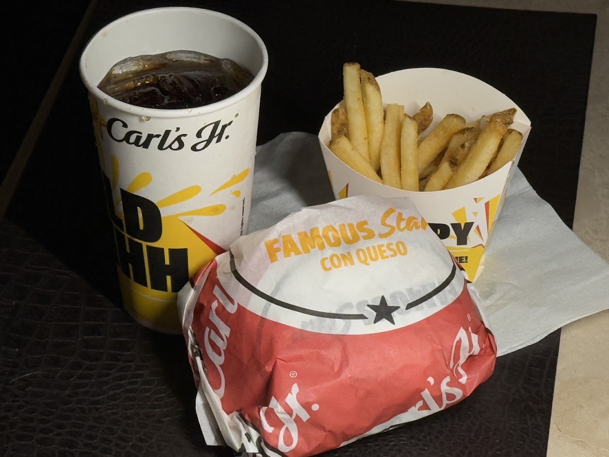 Carl's Jr. Pabellón Serdan Puebla Photos 2