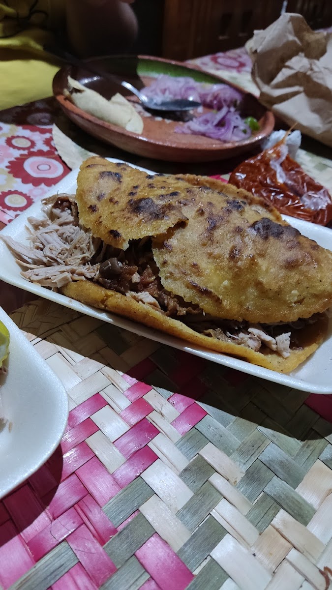 Carnitas Luchonas Photos 9