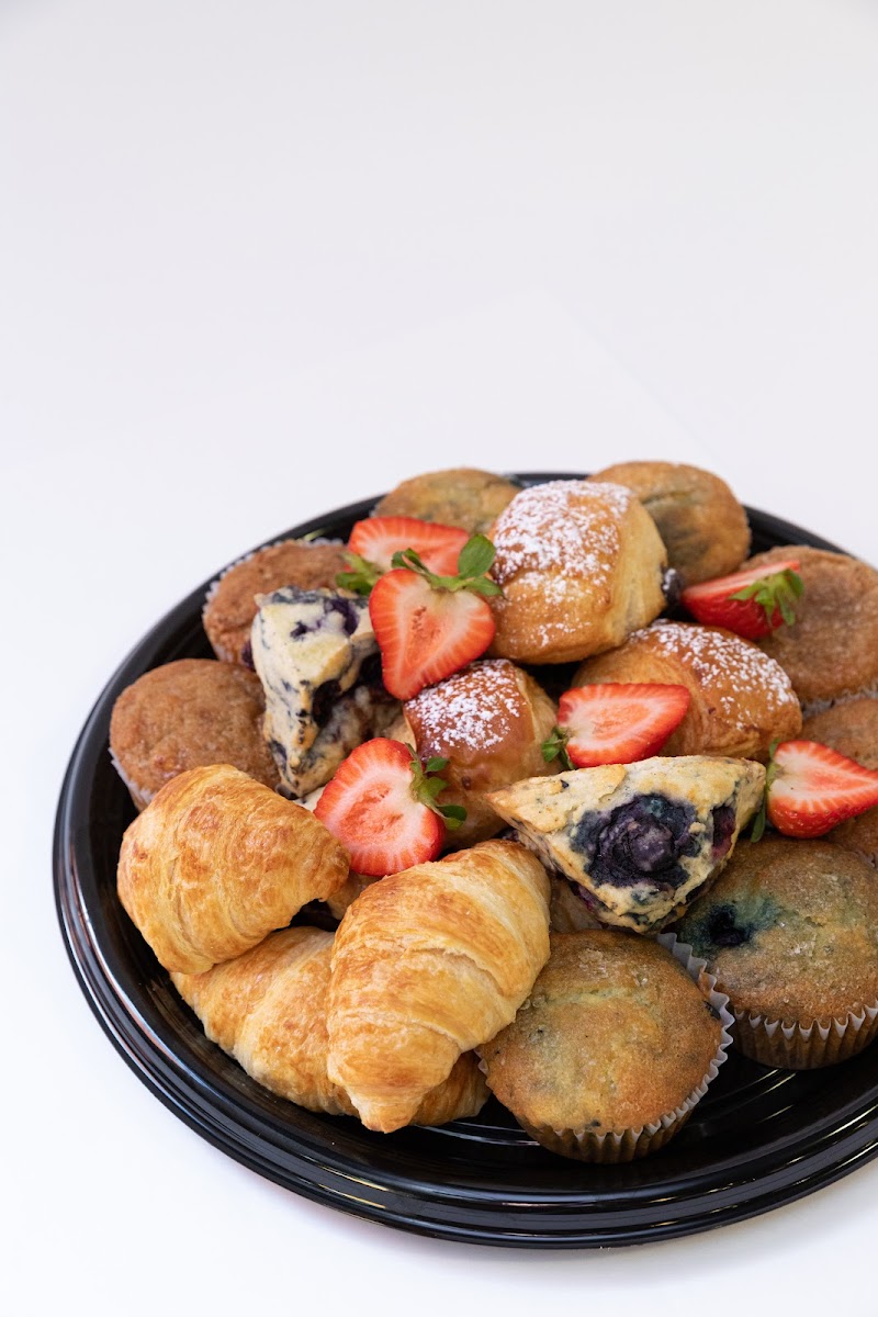 Caviar & Bananas - Gourmet Market & Cafe Photos 2