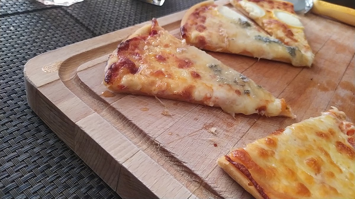 Ceasar Pizza Photos 9