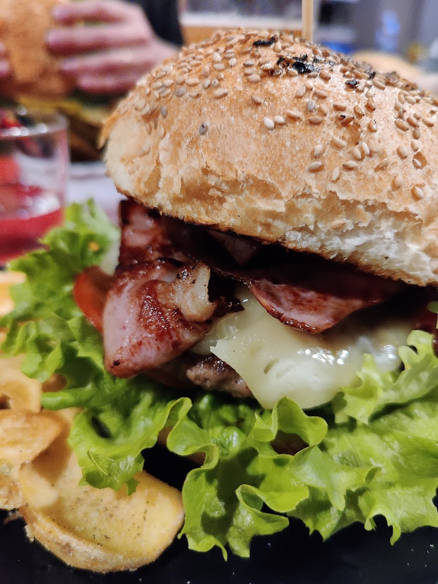Celebrity – Bar Risto Burger Photos 9