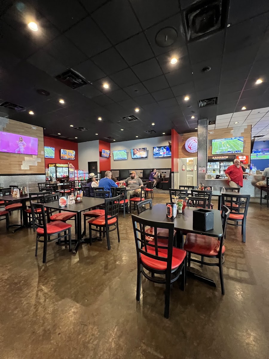 Center Court Pizza & Brew Cinco Ranch Photos 2