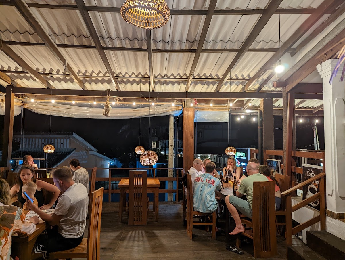 Chamudi Guest House & Restaurant