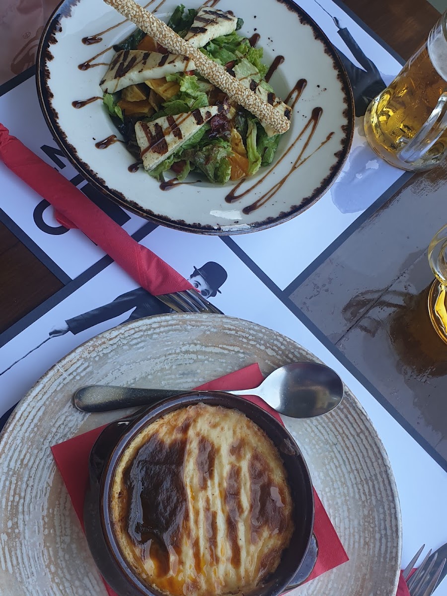 Charlie Chaplin Restaurant Photos 9