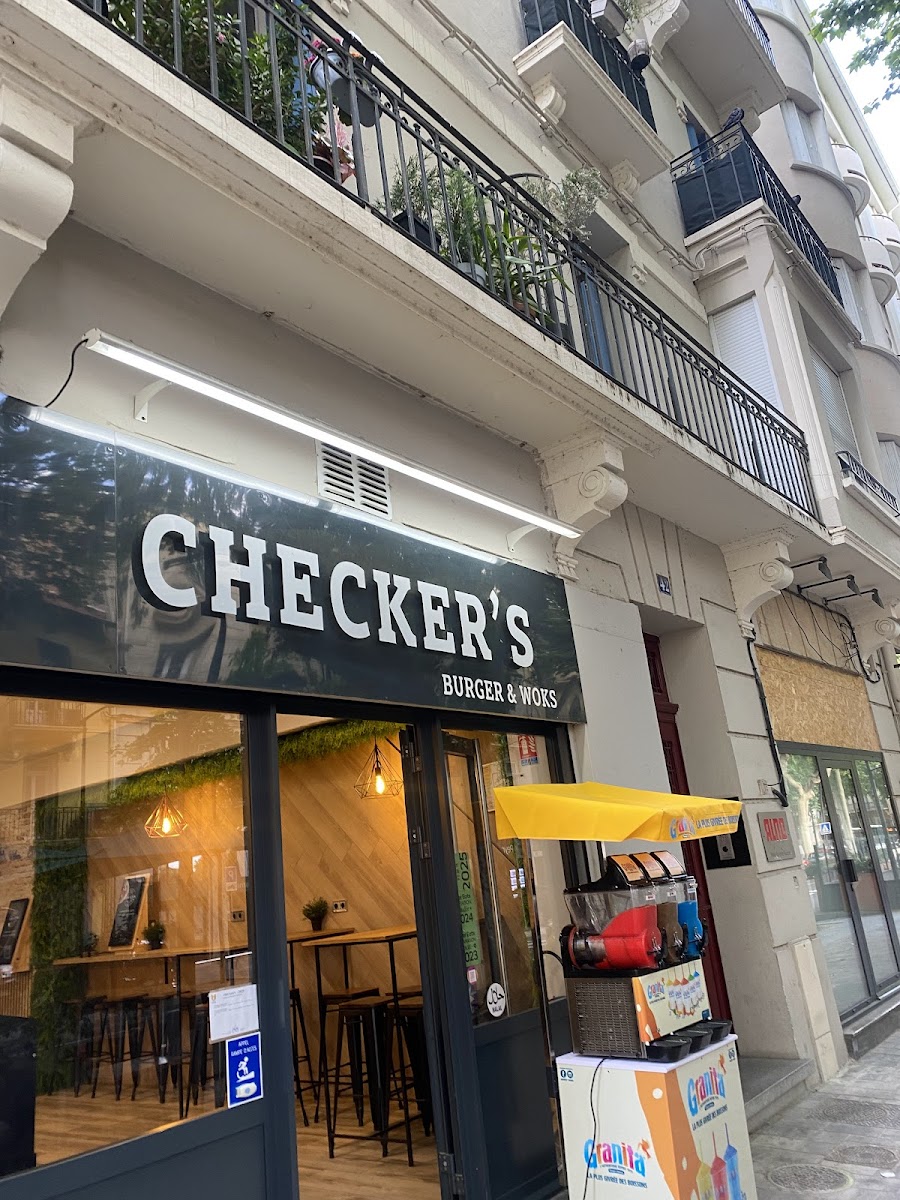 Checker’S Burger & Wok