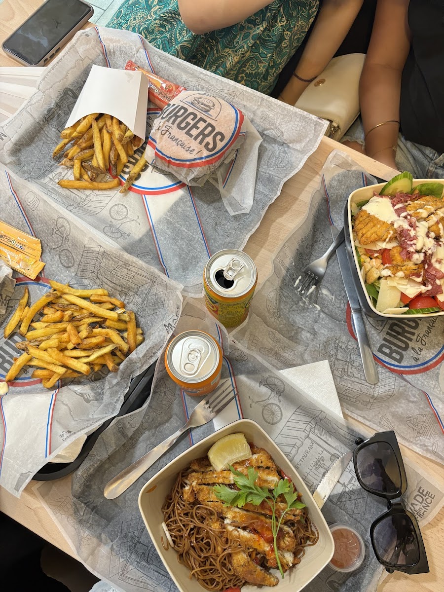 Checker’S Burger & Wok Photos 9