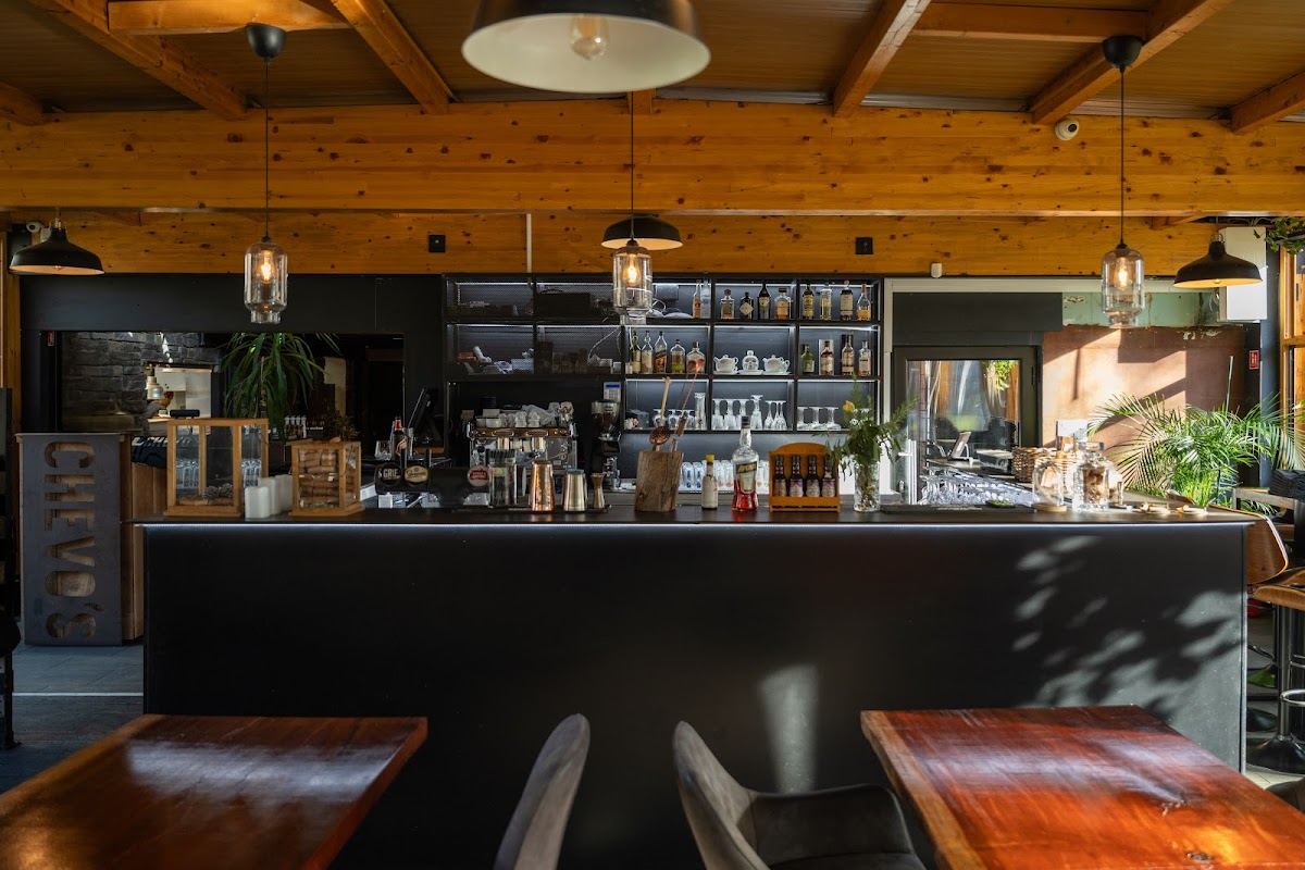 Chevos Grill