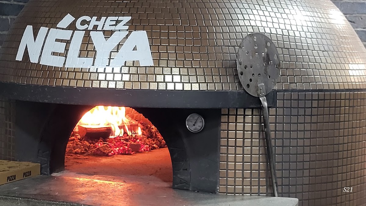 Chez Nelya Pizza Au Feu De Bois