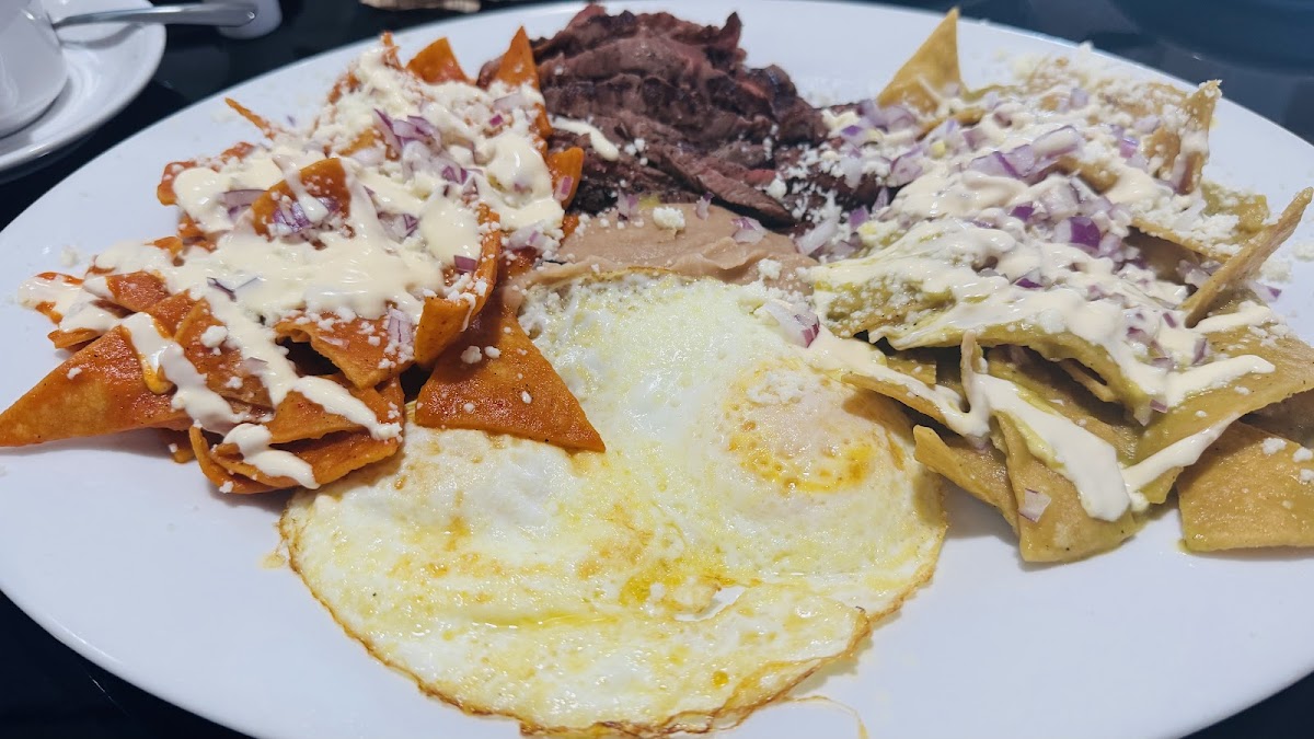 Chilaquiles Los Compadres Photos 2