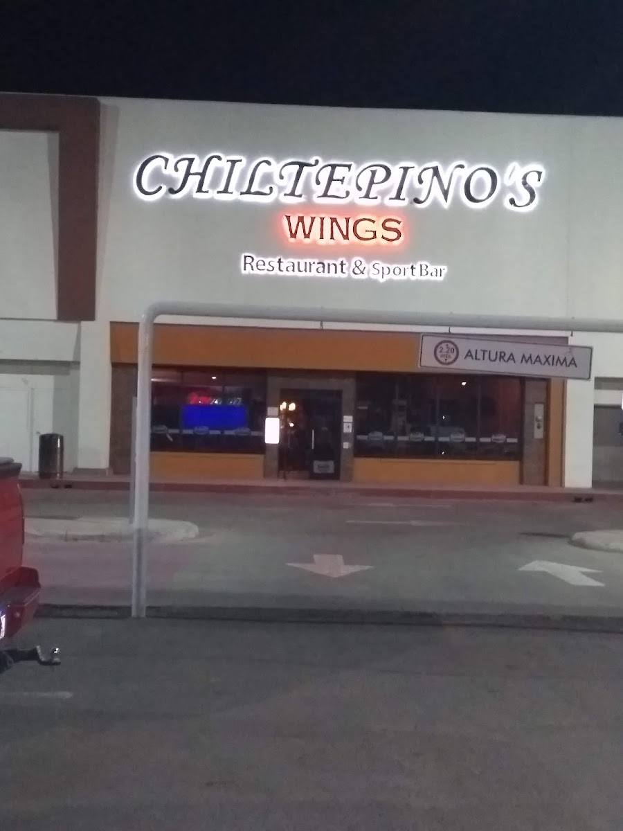 Chiltepino's Wings Plaza Patio