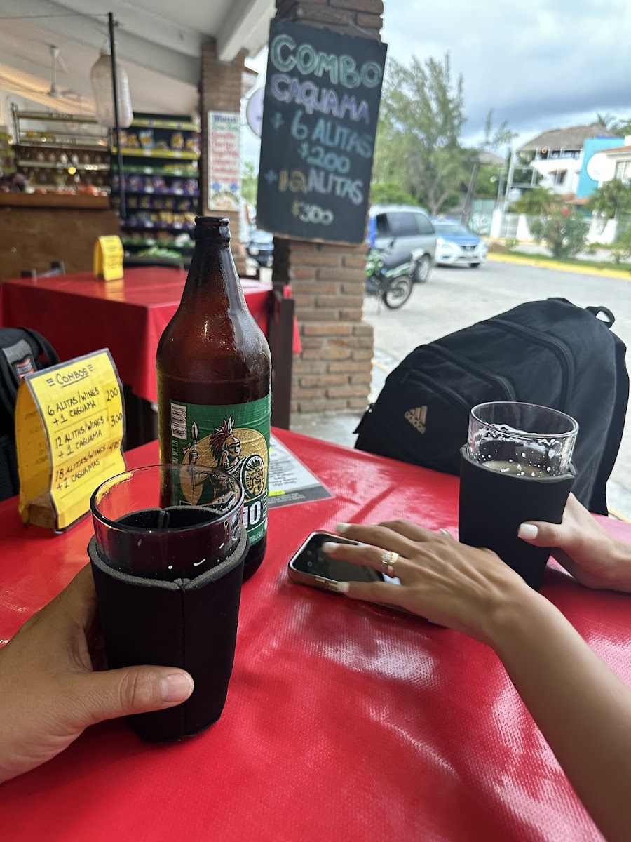 Chupalitas Sports+Wings Beer & More Photos 9