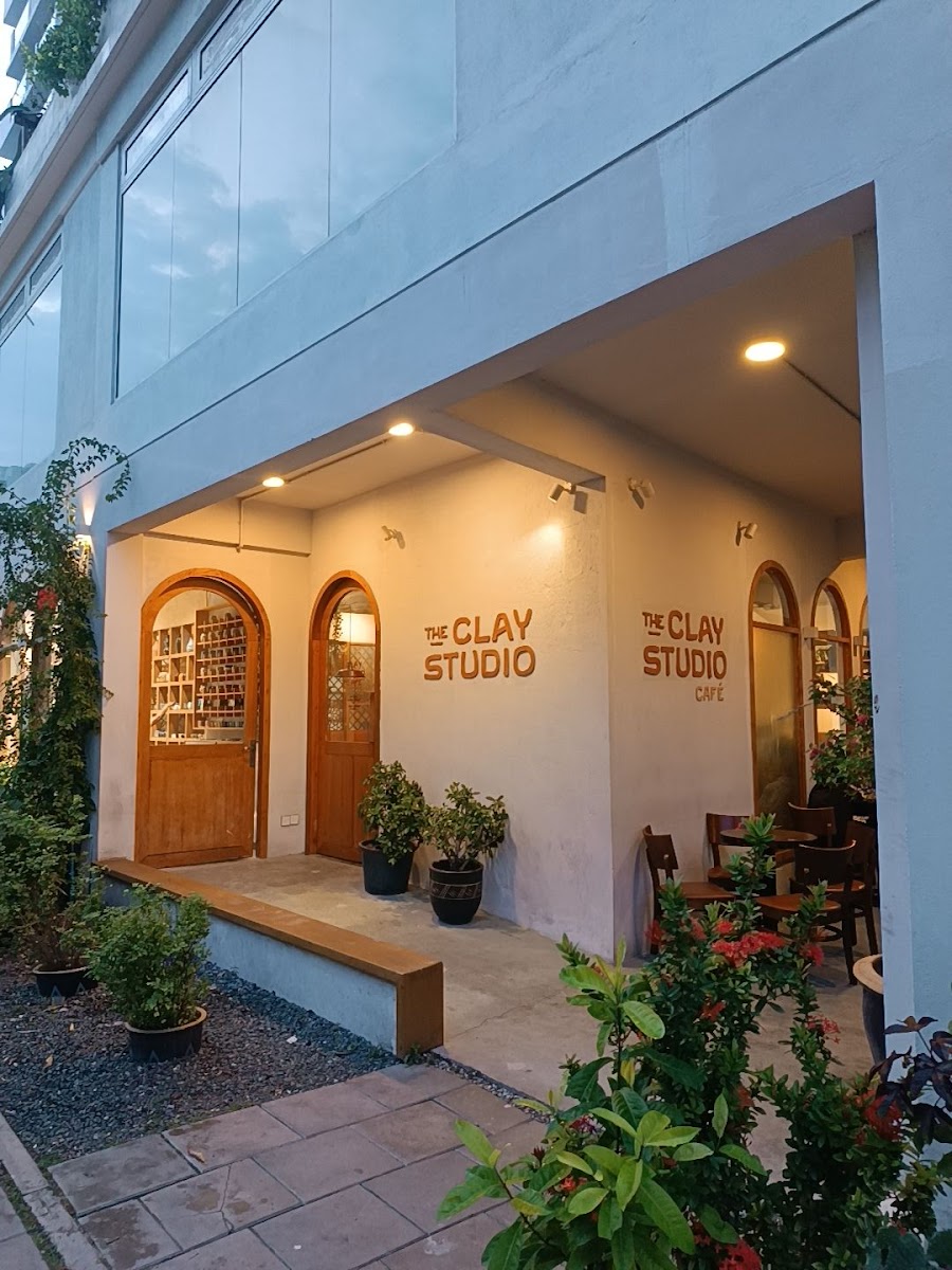 Clay Studio Cafe'