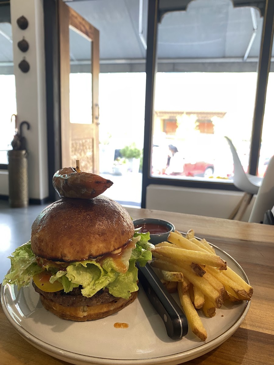 Cloud9 Gourmet Burger And Milk Bar Photos 9