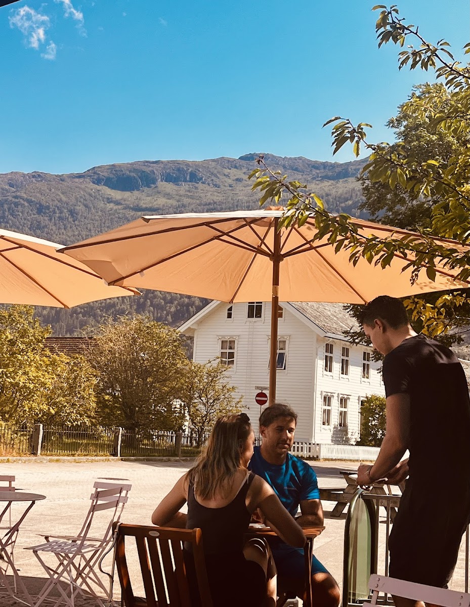 Coco Kaffebar & Frisør