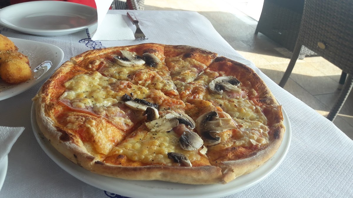 Coco Resturant Pizzeria Photos 9