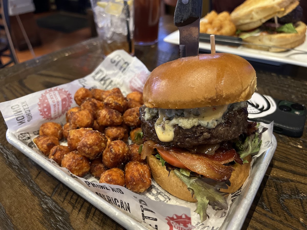 Cold Beers & Cheeseburgers Photos 9