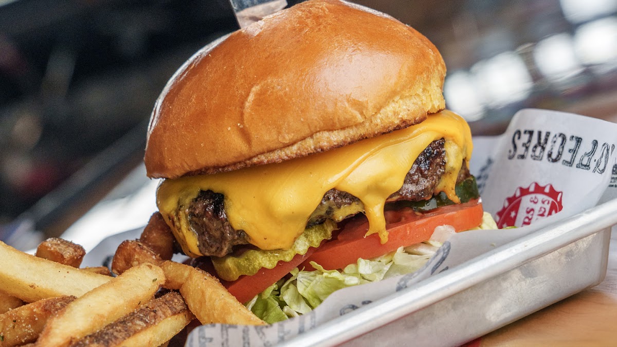 Cold Beers & Cheeseburgers Photos 2
