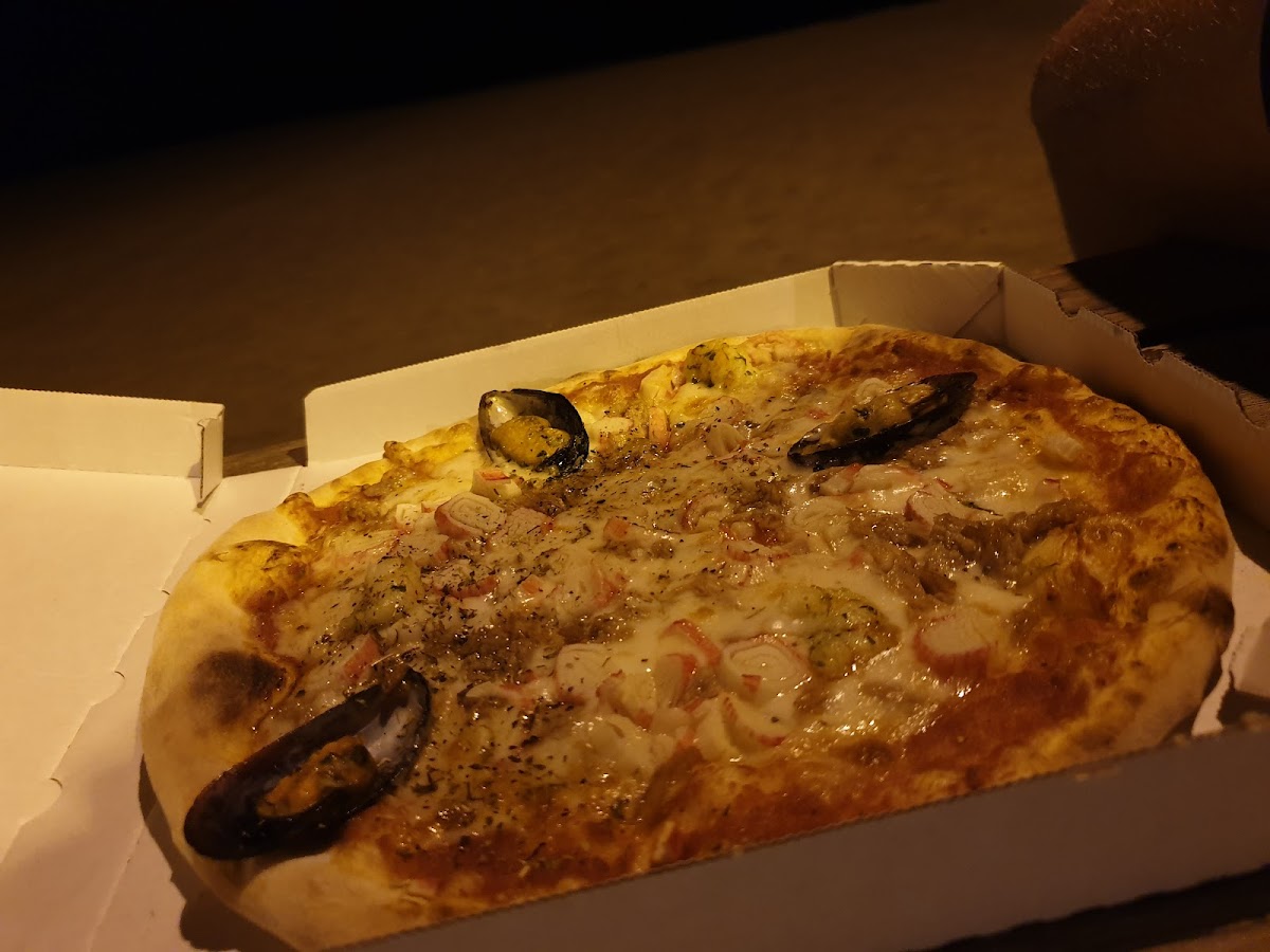Combo Pizza Photos 9