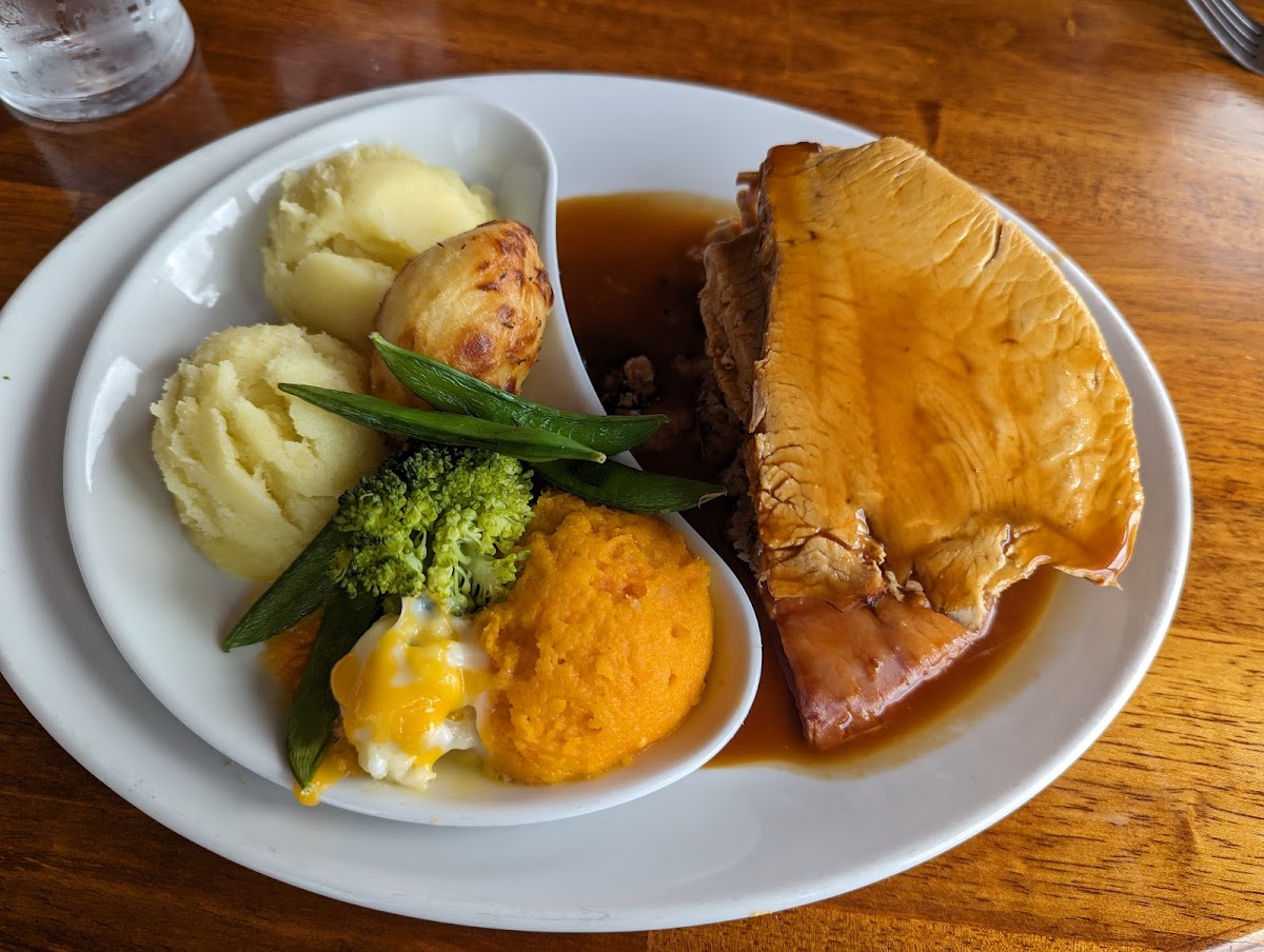 Corbett Court Hotel & Restaurant Photos 9