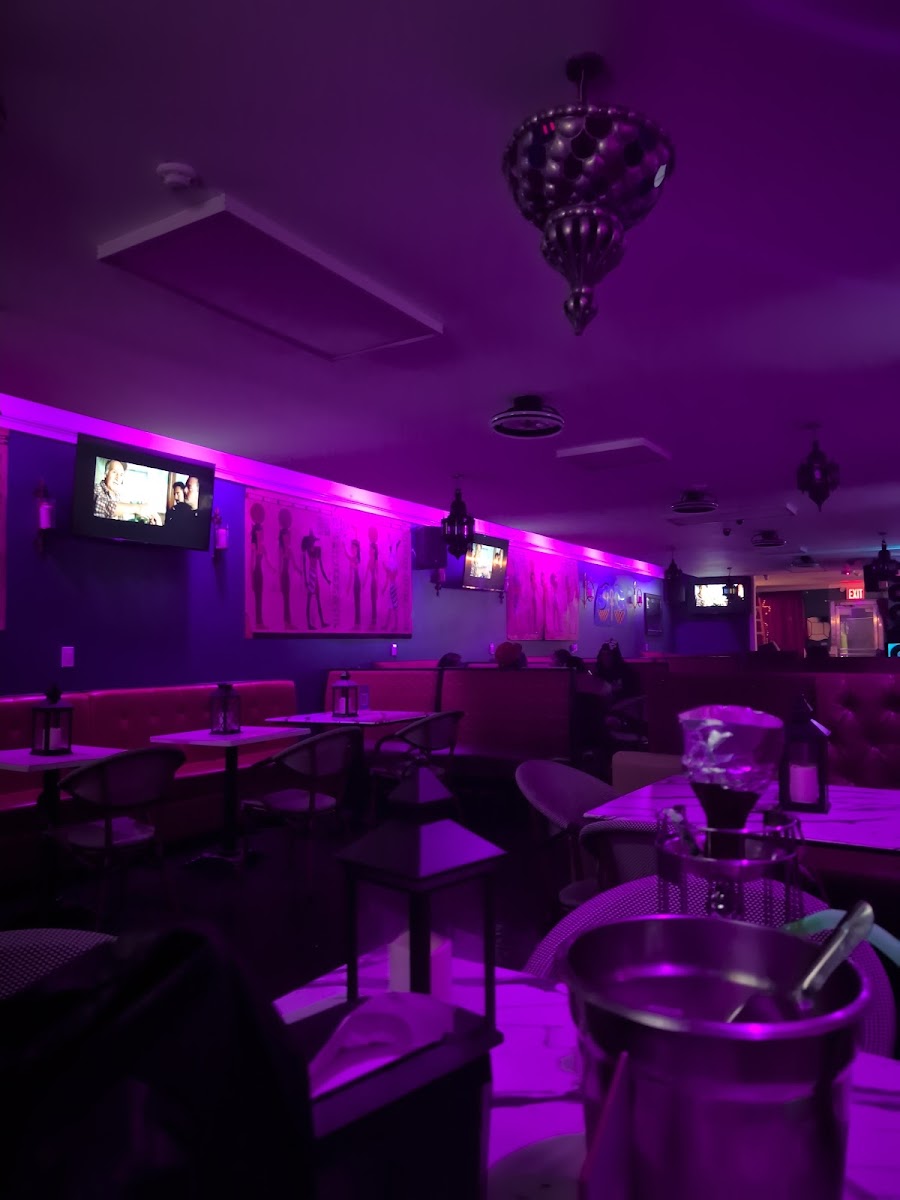 Cozy Lounge Photos 2