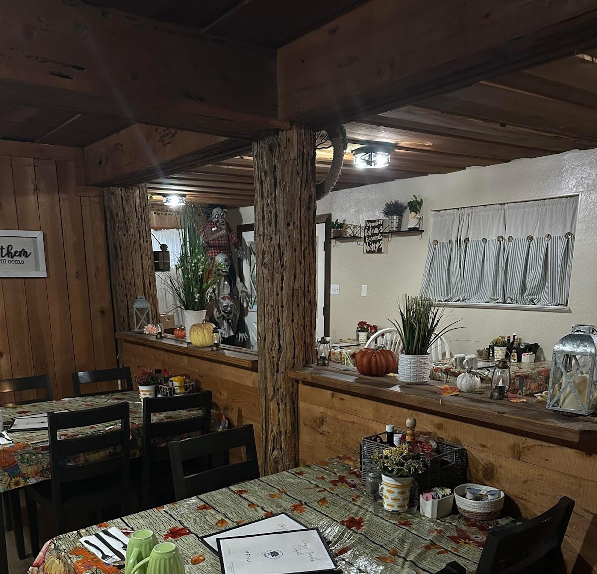 Cozy Oaks Café