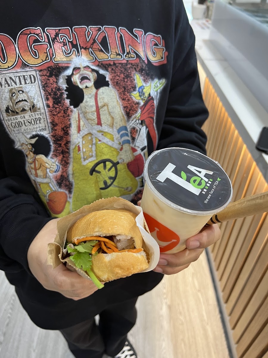 Crown Tea + Banh Mi Photos 9