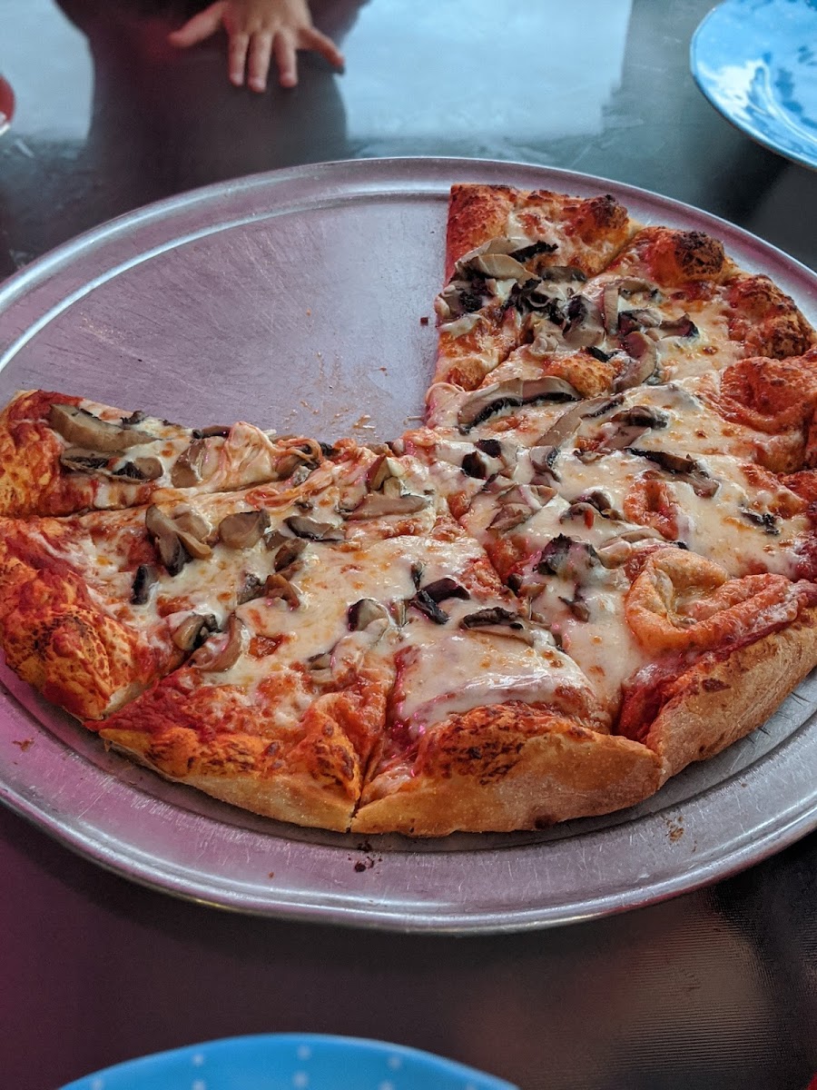 D J's Pizza Photos 9