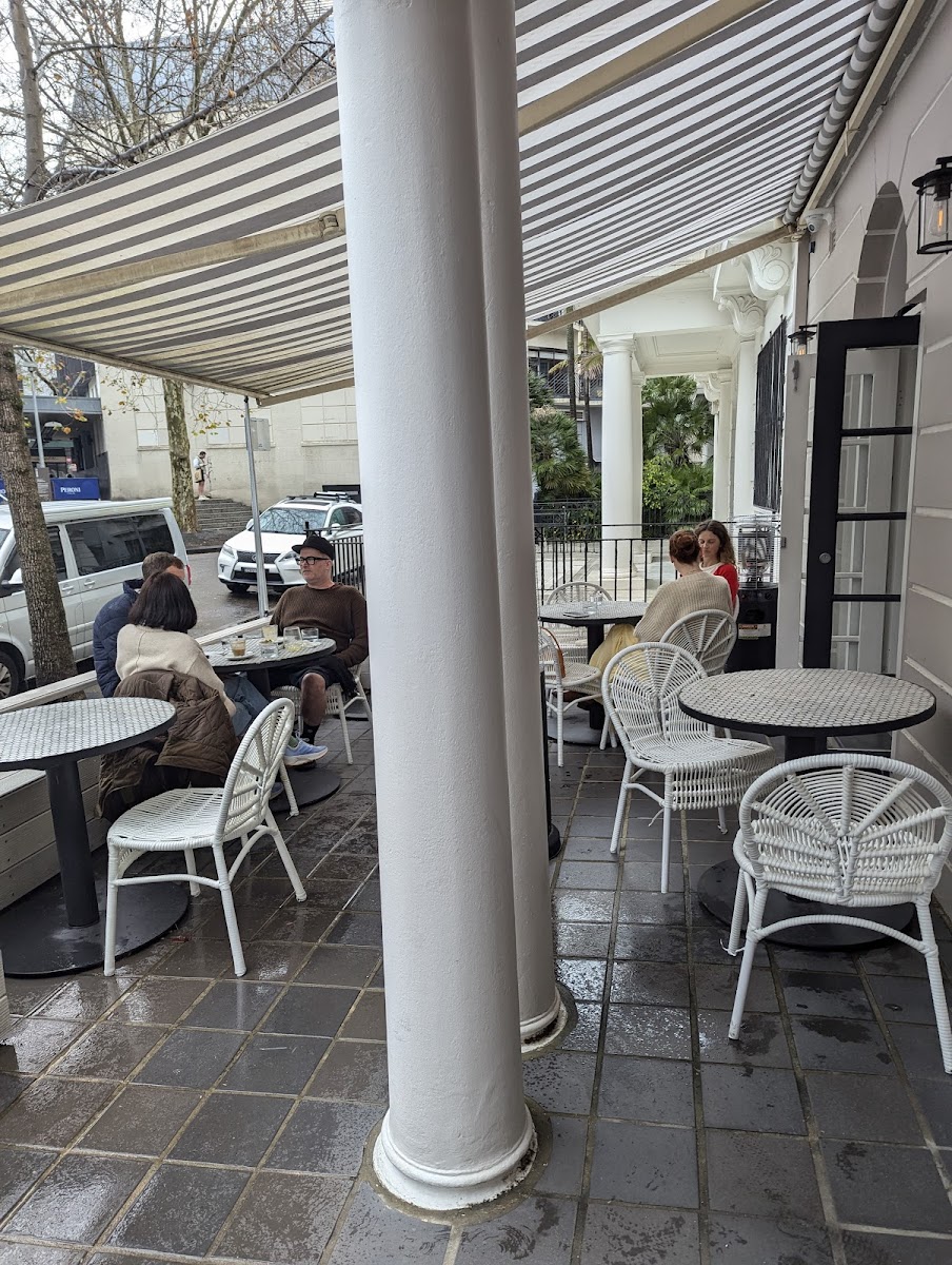 Dedys Cafe Potts Point