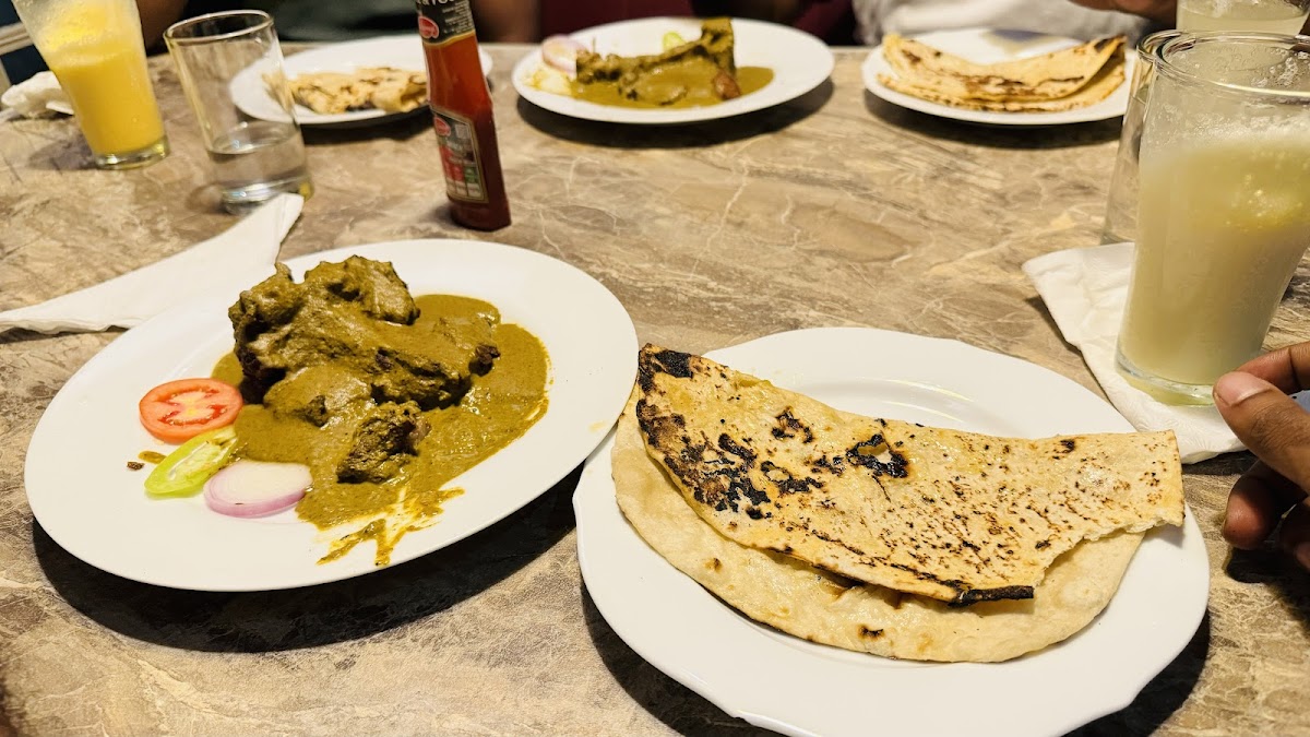 Dinemore - Kandy Photos 9
