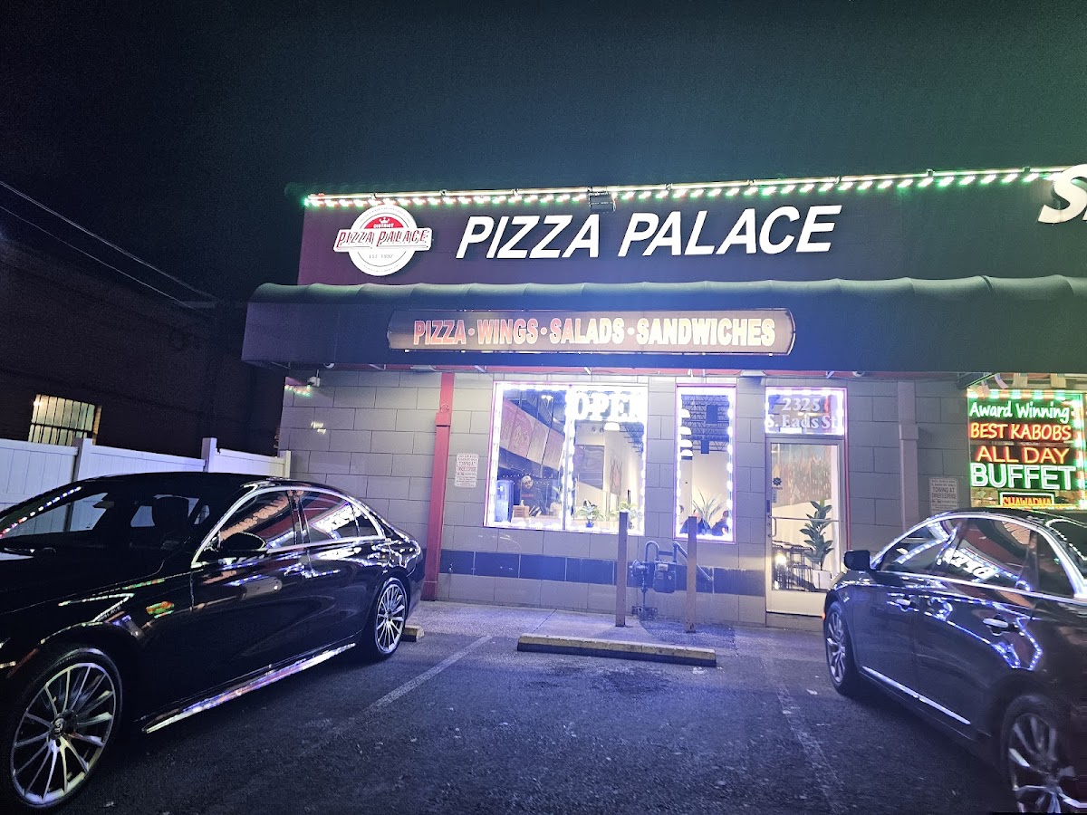 District Pizza Palace