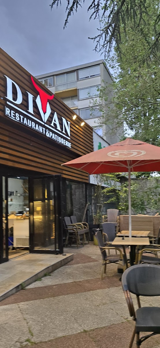 Divan Restaurant & Pâtisserie