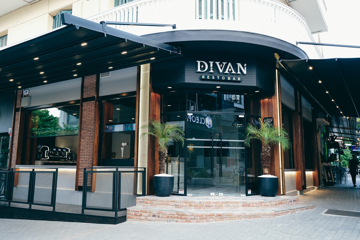 Divan Resto Bar
