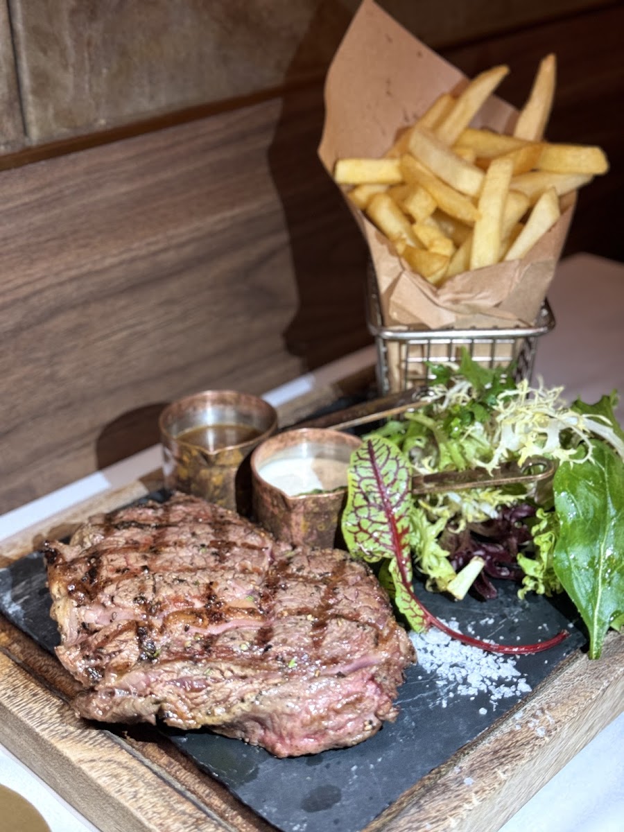 Divino Wine Bar & Restaurant Photos 2